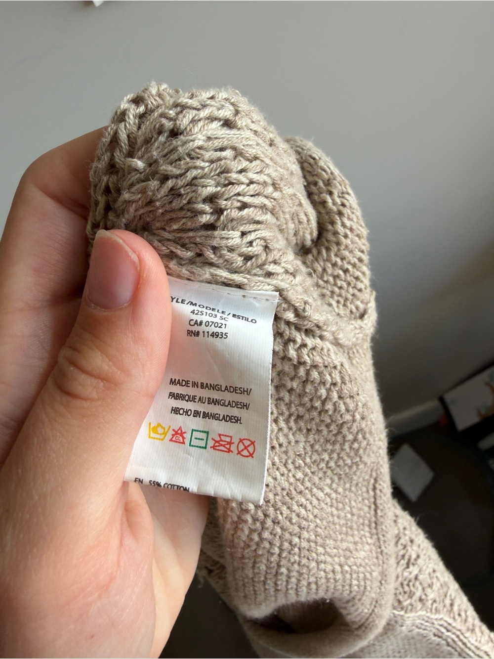 Light Taupe Open-Knit Women’s Sweater Large (fits small) - Picture 3 of 5